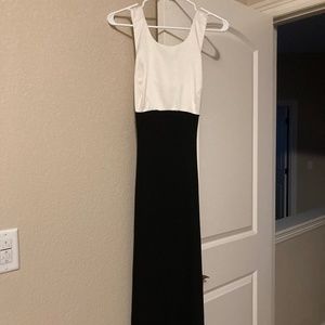 Liz Claiborne - Petite Size 6 - Black Formal Floor Length Dress